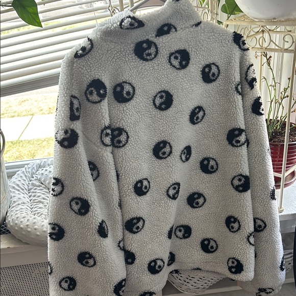 Yin Yang Fleece Jacket - Picture 3 of 3